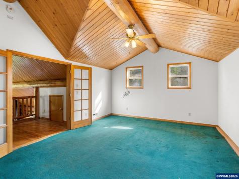 37782 River Drive Lebanon OR 97355