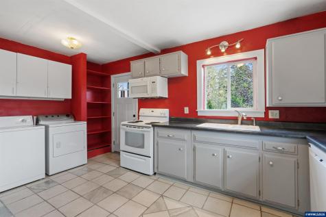 105 River Street NE Salem OR 97301