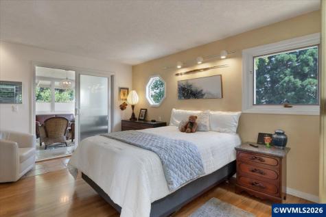 1225 Hillendale Drive SE Salem OR 97302