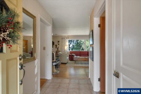 1225 Hillendale Drive SE Salem OR 97302