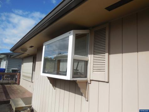 542 Clarmar Drive NE Salem OR 97301