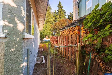 816 14th Avenue Sweet Home OR 97386