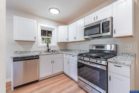 816 14th Avenue Sweet Home OR 97386