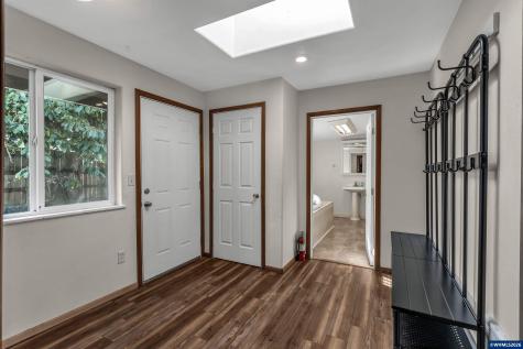 1203 Oak Street Amity OR 97101