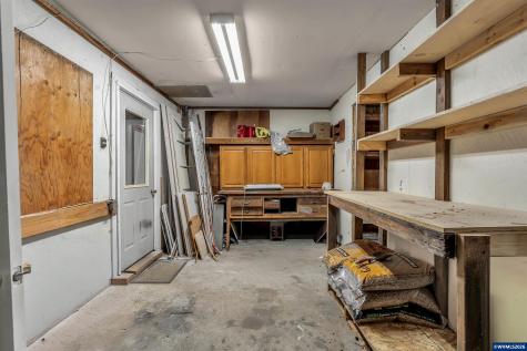 1203 Oak Street Amity OR 97101