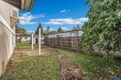 1203 Oak Street Amity OR 97101