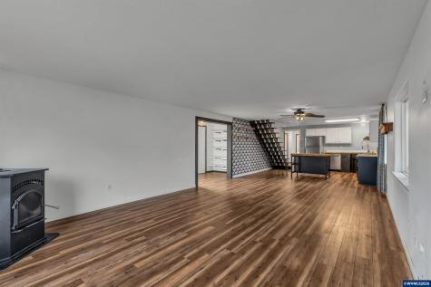 1203 Oak Street Amity OR 97101