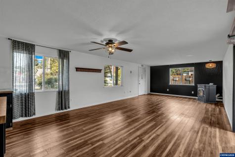 1203 Oak Street Amity OR 97101