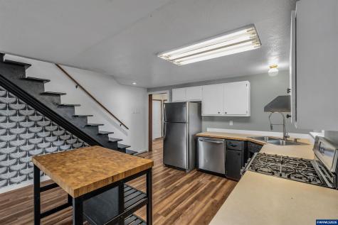 1203 Oak Street Amity OR 97101