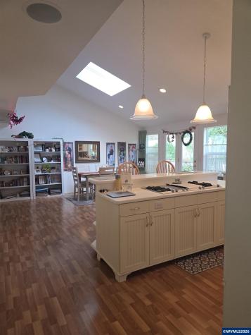 6804 Lemongrass Lp S Salem OR 97306