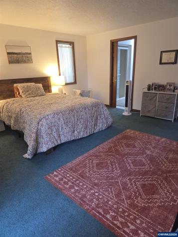 6804 Lemongrass Lp S Salem OR 97306