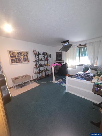 6804 Lemongrass Lp S Salem OR 97306