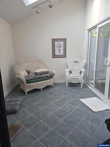 6804 Lemongrass Lp S Salem OR 97306