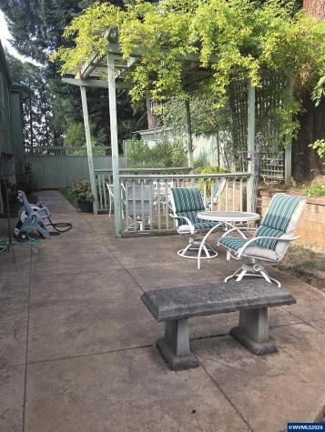 6804 Lemongrass Lp S Salem OR 97306