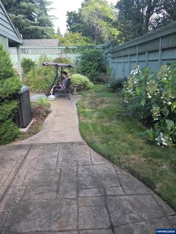 6804 Lemongrass Lp S Salem OR 97306