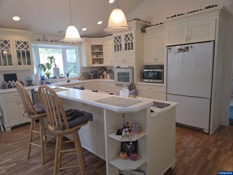 6804 Lemongrass Lp S Salem OR 97306