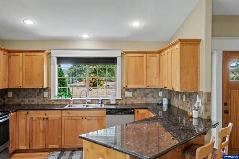 801 Pintail Street Silverton OR 97381