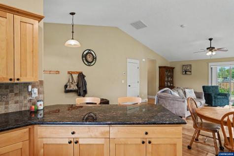 801 Pintail Street Silverton OR 97381