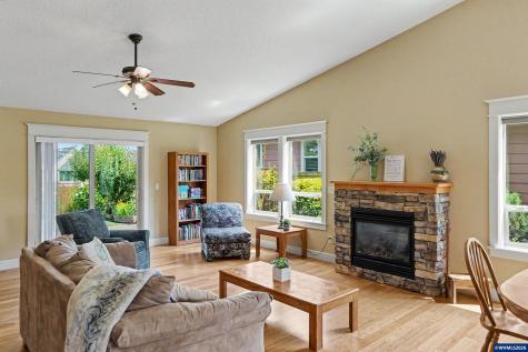 801 Pintail Street Silverton OR 97381