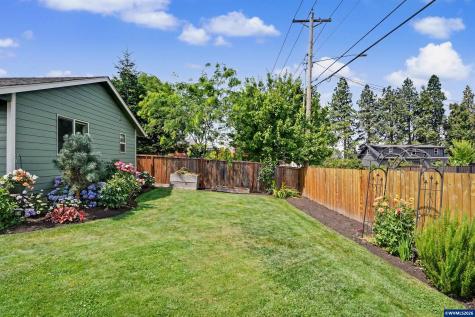 801 Pintail Street Silverton OR 97381