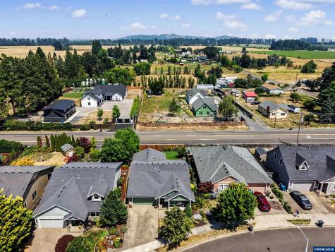 801 Pintail Street Silverton OR 97381