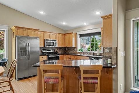801 Pintail Street Silverton OR 97381