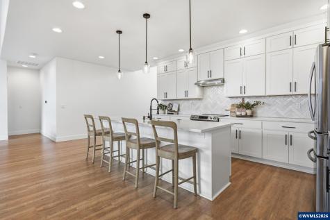 1474 Meadow Avenue Silverton OR 97381