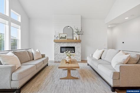 1474 Meadow Avenue Silverton OR 97381