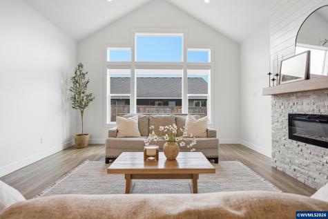 1474 Meadow Avenue Silverton OR 97381