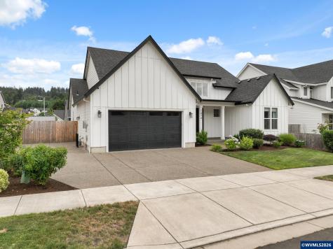 1474 Meadow Avenue Silverton OR 97381