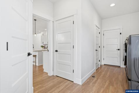1474 Meadow Avenue Silverton OR 97381