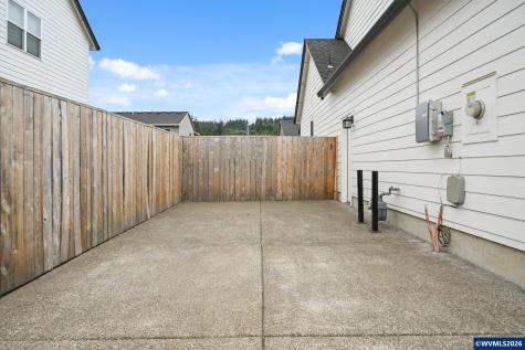 1474 Meadow Avenue Silverton OR 97381