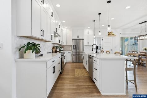 1474 Meadow Avenue Silverton OR 97381