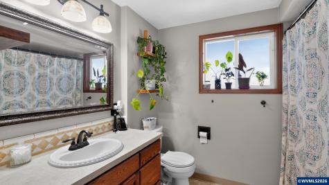 644 45th Place SE Salem OR 97317