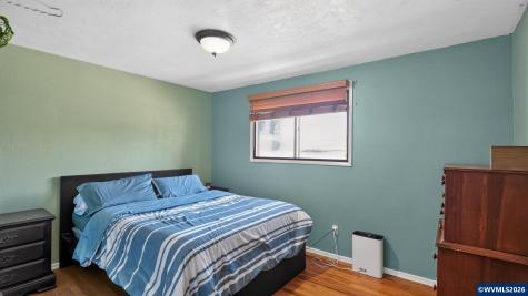 644 45th Place SE Salem OR 97317