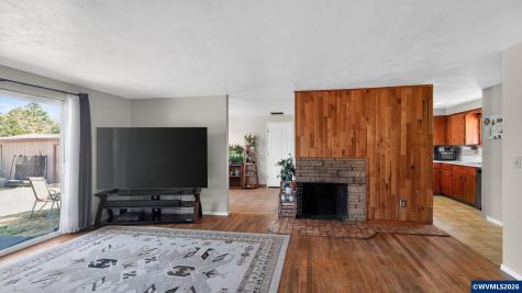 644 45th Place SE Salem OR 97317