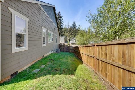 7120 Clover Drive SE Salem OR 97306