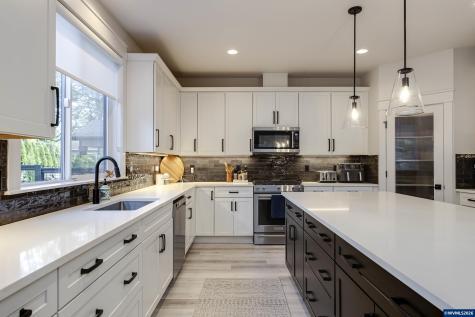 3253 Doughton Street S Salem OR 97302