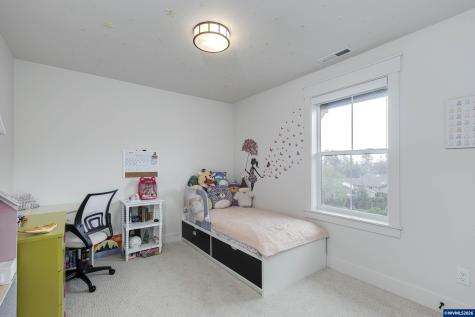 3253 Doughton Street S Salem OR 97302