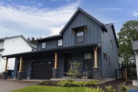 3253 Doughton Street S Salem OR 97302