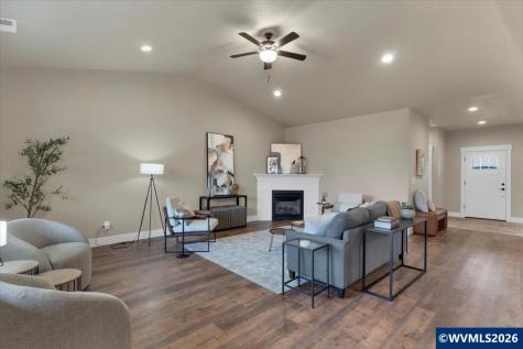 1127 SW Valsetz Avenue Dallas OR 97338