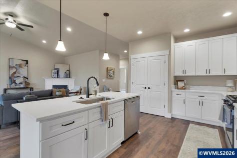 1127 SW Valsetz Avenue Dallas OR 97338