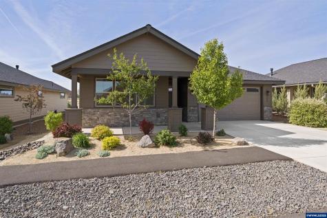 2366 NW Redwood Avenue Redmond OR 97756