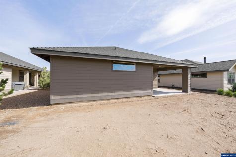 2366 NW Redwood Avenue Redmond OR 97756
