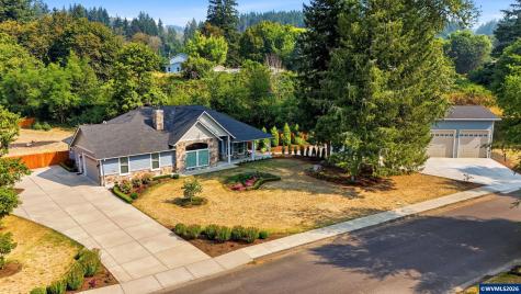 315 Santiam Pointe Lp NE Mill City OR 97360