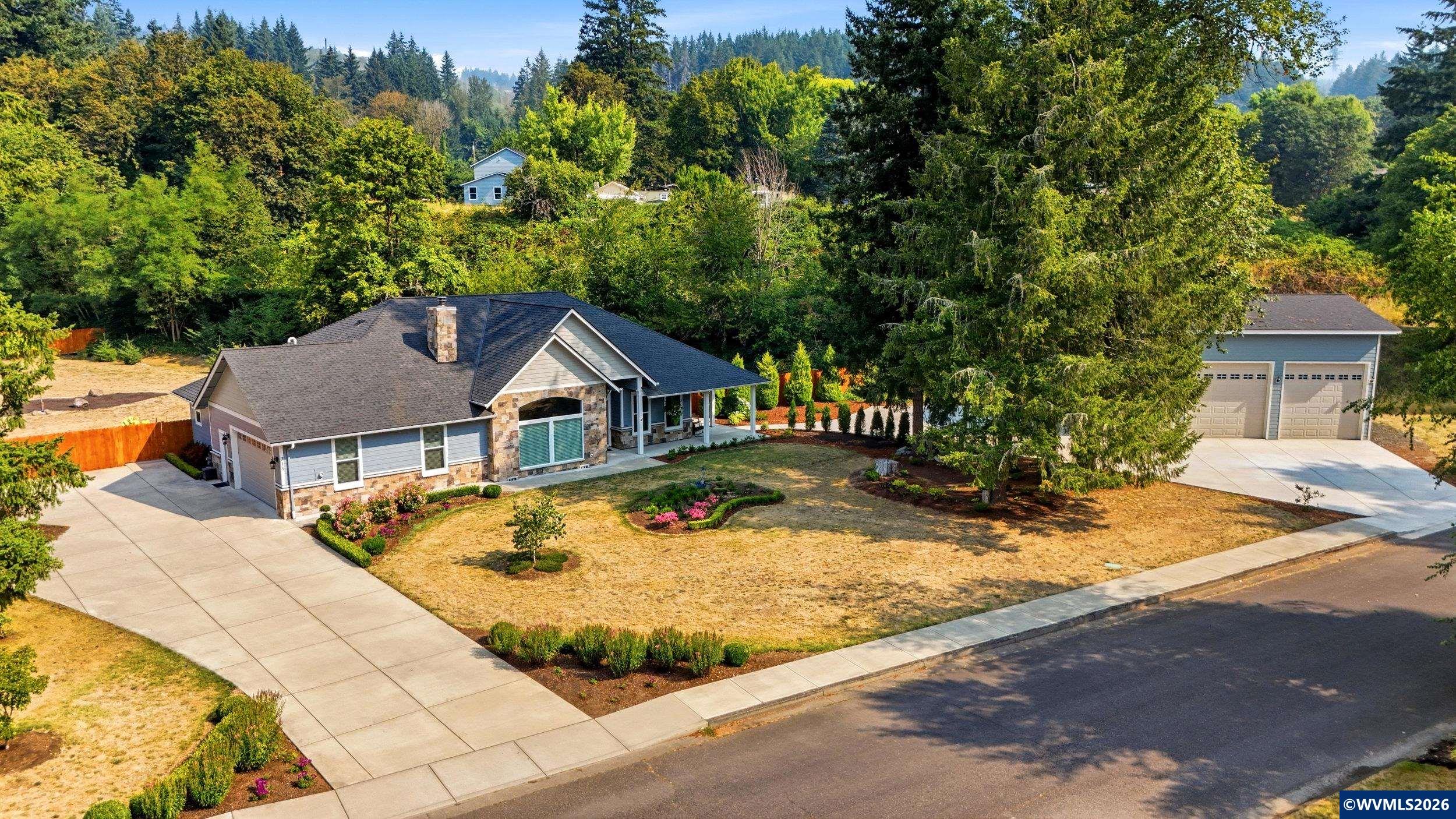 315 Santiam Pointe Lp NE Mill City OR 97360