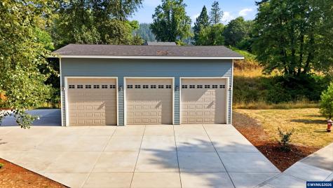315 Santiam Pointe Lp NE Mill City OR 97360
