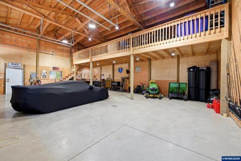 315 Santiam Pointe Lp NE Mill City OR 97360