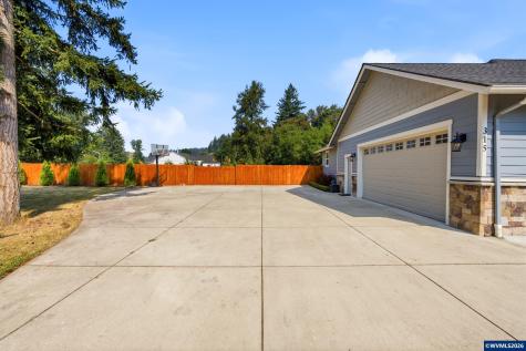 315 Santiam Pointe Lp NE Mill City OR 97360