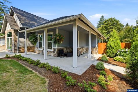 315 Santiam Pointe Lp NE Mill City OR 97360